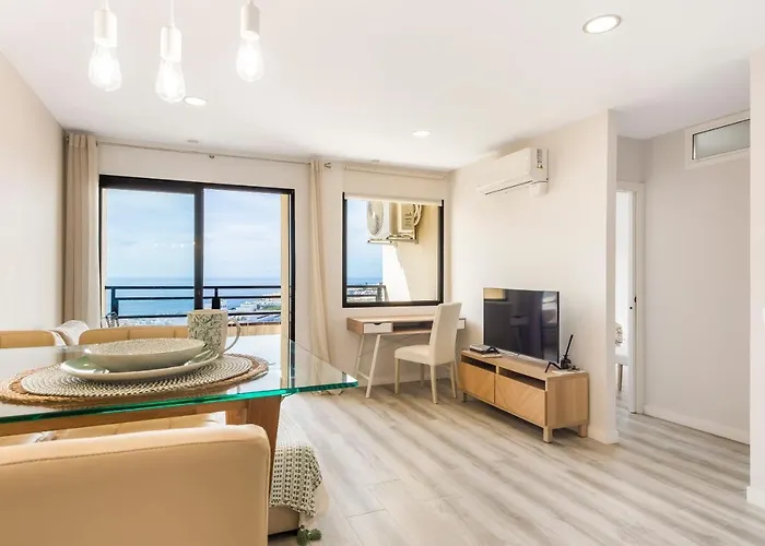 Апартаменти Atlantic Smart Home, Hi-end Services, Media Stream Адехе