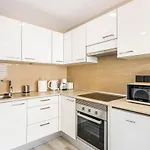 Апартаменти Atlantic Smart Home, Hi-end Services, Media Stream Адехе
